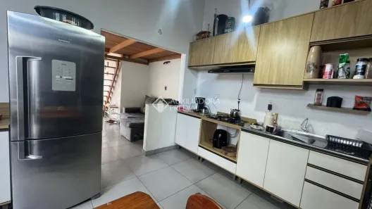 Casa de Condomínio com 3 Quartos para alugar, 35m² no Olaria, Canoas