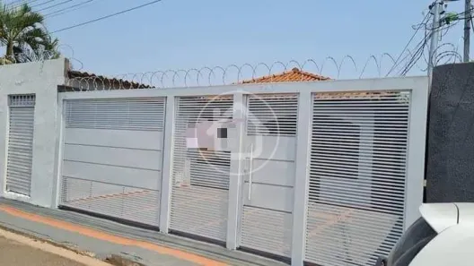 Casa com 2 Quartos à venda, 200m² no Tiradentes, Campo Grande