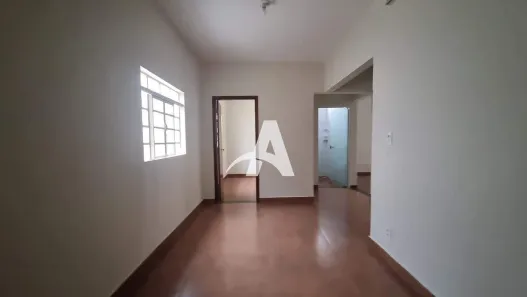 Casa com 3 Quartos para alugar, 75m² no Segismundo Pereira, Uberlândia