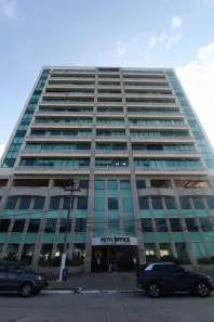Sala Comercial para alugar, 102m² no Imbetiba, Macaé