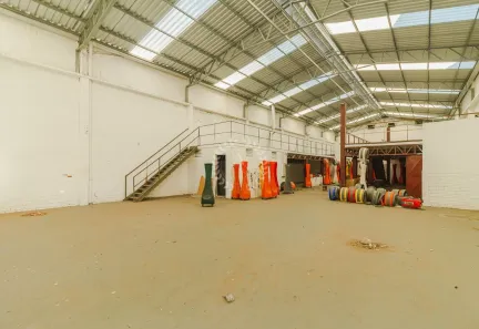 Galpão/Depósito/Armazém para alugar, 750m² no Navegantes, Porto Alegre