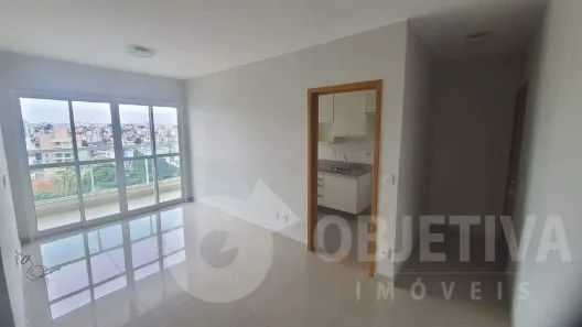 Apartamento com 2 Quartos para alugar, 70m² no Centro, Uberlândia