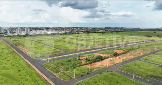 Lote/Terreno à venda, 250m² no Laranjeiras, Uberlândia