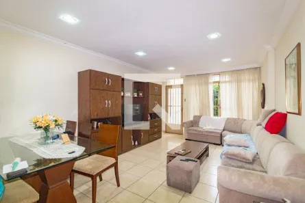 Casa com 5 Quartos à venda, 219m² no Vila Canero, São Paulo