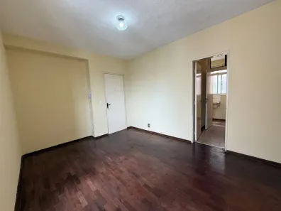 Apartamento com 3 Quartos para alugar, 80m² no Centro, Contagem