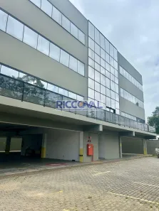 Prédio Comercial para alugar, 2200m² no Vila Santo Antônio, Cotia