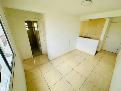 Apartamento com 2 Quartos para alugar, 48m² no Antares, Maceió
