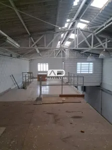 Galpão/Depósito/Armazém para alugar, 351m² no Vila Liviero, São Paulo