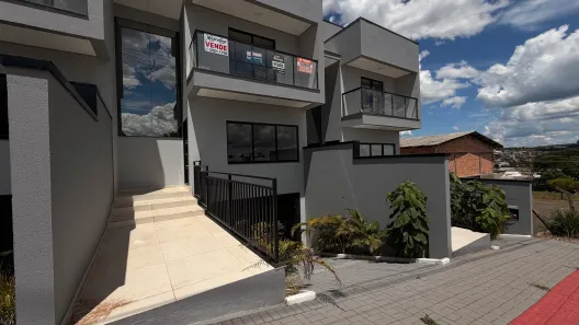 Sobrado com 3 Quartos à venda, 170m² no Bom Pastor, Chapecó