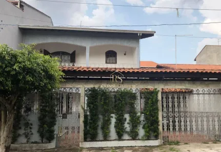 Sobrado com 4 Quartos para alugar, 234m² no Jardim Medina, Poá
