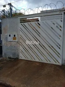 Casa com 2 Quartos para alugar, 75m² no Jardim Europa, Uberlândia