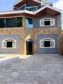 Sobrado com 3 Quartos para alugar, 212m² no Loteamento Villa Branca, Jacareí