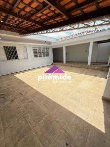 Casa com 6 Quartos à venda, 199m² no Vila Resende, Caçapava