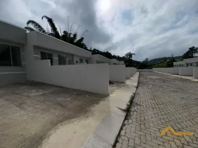 Casa com 2 Quartos à venda, 54m² no Roma, Volta Redonda