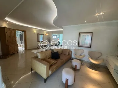 Apartamento com 3 Quartos à venda, 140m² no Osvaldo Rezende, Uberlândia