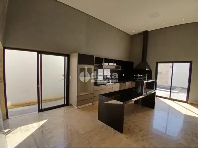 Casa com 3 Quartos à venda, 165m² no Laranjeiras, Uberlândia