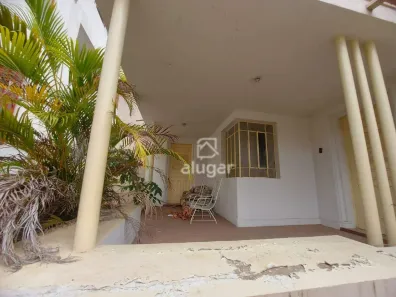 Imóvel Comercial com 4 Quartos para alugar, 100m² no Centro, Montes Claros