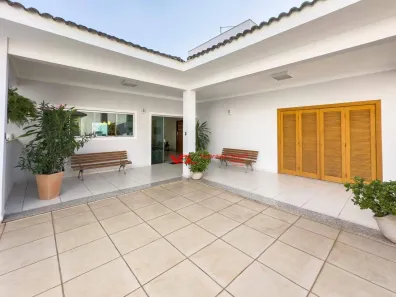 Casa com 3 Quartos à venda, 225m² no Jardim Faculdade, Itu