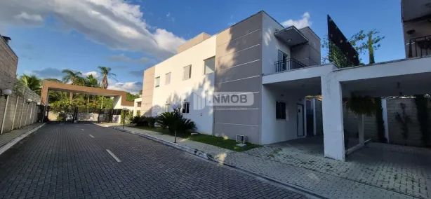 Casa de Condomínio com 3 Quartos para venda ou aluguel, 121m² no Vila Areao, Taubaté