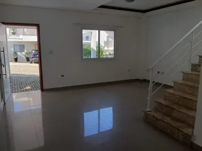 Casa de Condomínio com 3 Quartos para venda ou aluguel, 119m² no Vila Areao, Taubaté