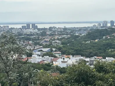 Casa com 3 Quartos à venda, 308m² no Vila Nova, Porto Alegre