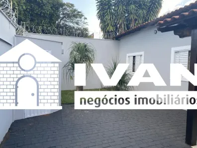 Casa com 3 Quartos à venda, 202m² no Cidade Jardim, Uberlândia