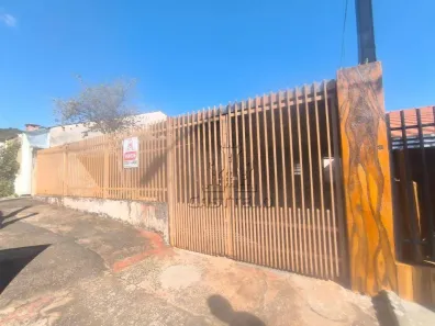 Casa com 2 Quartos à venda, 80m² no Conjunto Habitacional Jamile Dequech, Londrina