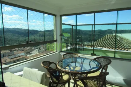 Casa com 3 Quartos à venda, 300m² no Cariocas, Nova Lima