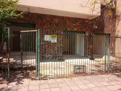 Ponto Comercial com 3 Quartos para alugar, 70m² no Azenha, Porto Alegre