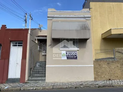 Casa com 3 Quartos para alugar, 80m² no Centro, Taubaté