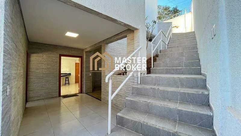 Casa com 3 quartos — Estoril, Belo Horizonte