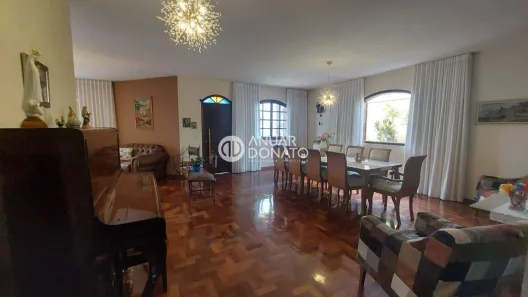 Casa com 4 Quartos à venda, 258m² no Castelo, Belo Horizonte