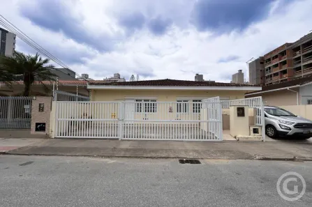 Apartamento com 1 Quarto para alugar, 21m² no Trindade, Florianópolis