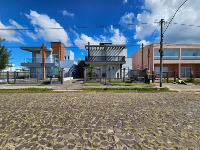 Sobrado com 4 Quartos à venda, 180m² no Capao Novo, Capão da Canoa