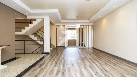 Sobrado com 3 Quartos para alugar, 329m² no Novo Mundo, Curitiba