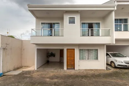 Sobrado com 3 Quartos à venda, 150m² no Uvaranas, Ponta Grossa