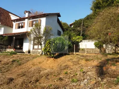 Sobrado com 3 Quartos à venda, 180m² no Chácara das Paineiras, Carapicuíba