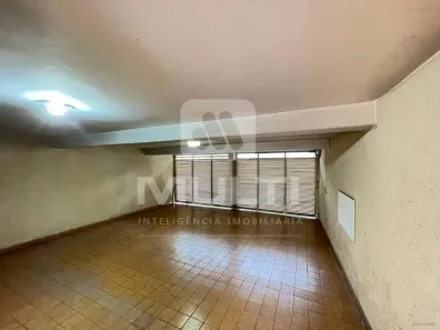 Ponto Comercial com 3 Quartos à venda, 220m² no Martins, Uberlândia