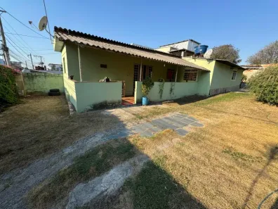 Casa com 3 Quartos à venda, 400m² no Jardim Laguna, Contagem