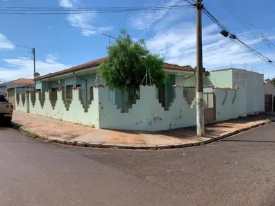 Casa com 4 Quartos à venda, 278m² no Jardim Niagara, Jardinópolis