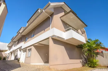 Sobrado com 3 Quartos à venda, 189m² no Mossunguê, Curitiba
