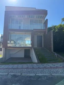 Sobrado com 3 Quartos à venda, 230m² no Costeira, São José dos Pinhais