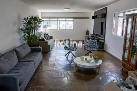 Apartamento com 4 Quartos à venda, 239m² no Fundinho, Uberlândia