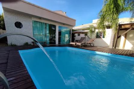 Casa com 4 Quartos à venda, 240m² no Ingleses do Rio Vermelho, Florianópolis