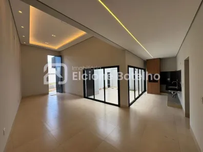 Casa com 2 Quartos à venda, 153m² no Dona Zulmira, Uberlândia