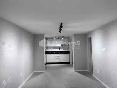Apartamento com 2 Quartos à venda, 52m² no Vila Valqueire, Rio de Janeiro