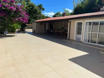 Fazenda/Sítio com 3 Quartos à venda, 180m² no Nogueira, Guararema