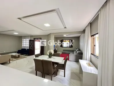 Casa com 3 Quartos à venda, 230m² no Barcelona Park, Montes Claros