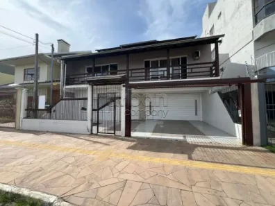 Sobrado com 4 Quartos à venda, 300m² no Centro, Canoas