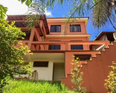 Casa com 6 Quartos à venda, 400m² no Jardim Amália, Volta Redonda